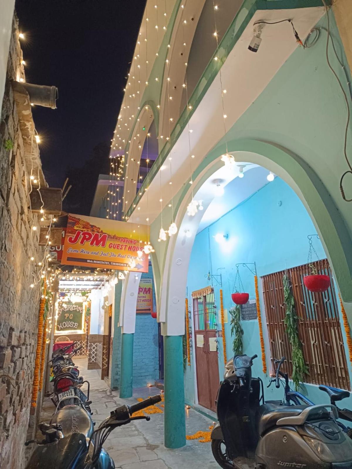 Jpm Guest House Varanasi Exterior photo