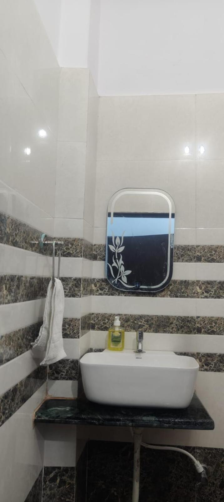 Jpm Guest House Varanasi Exterior photo